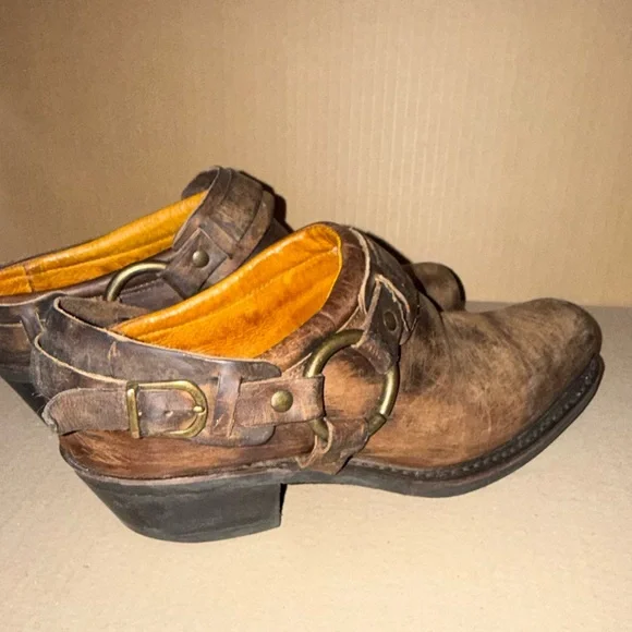 Frye Western/Moto Style Leather Mules Womens US size 8 - Picture 2 of 5